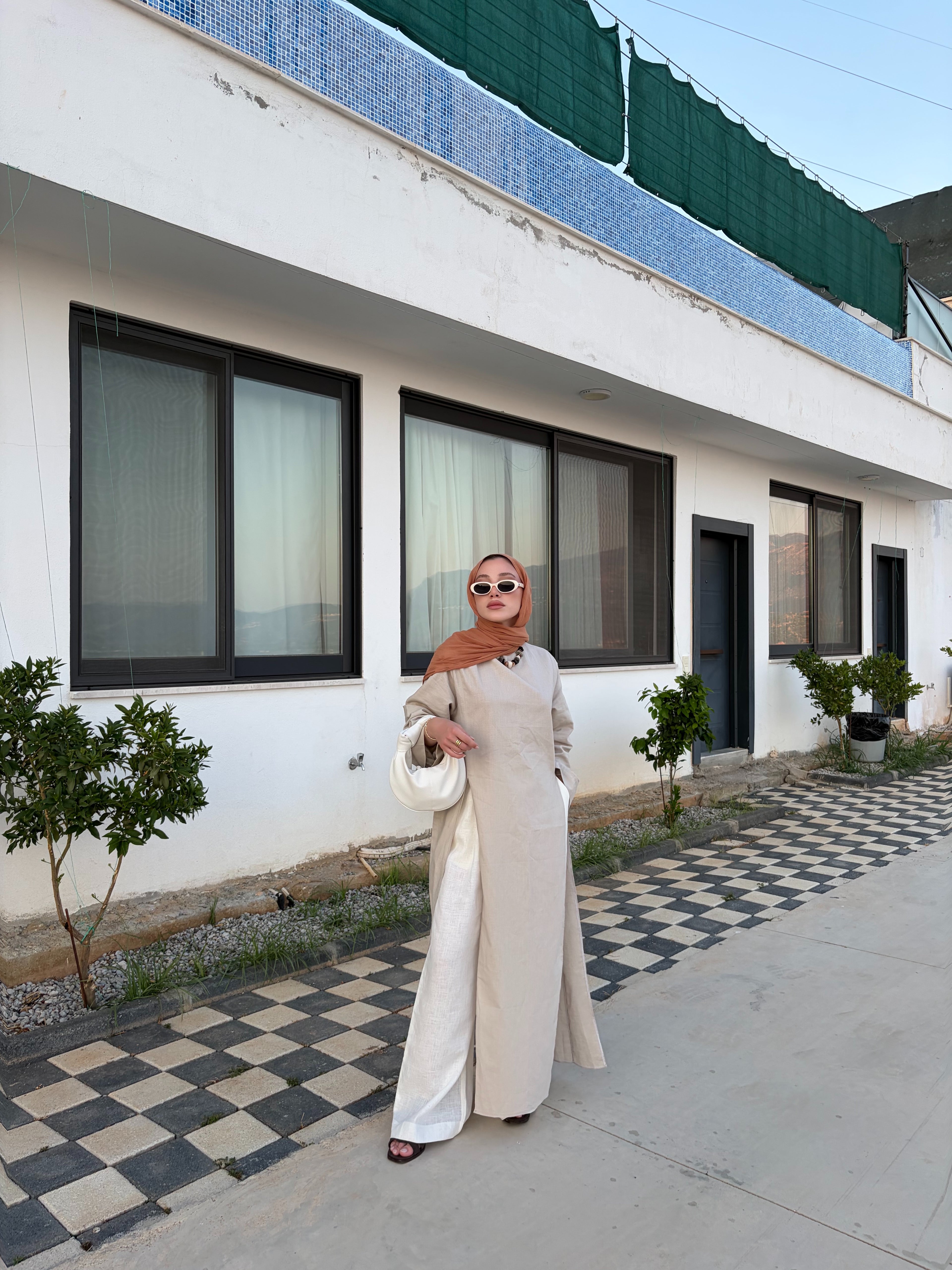 Taş Yırtmaç Detaylı Krep Bluz