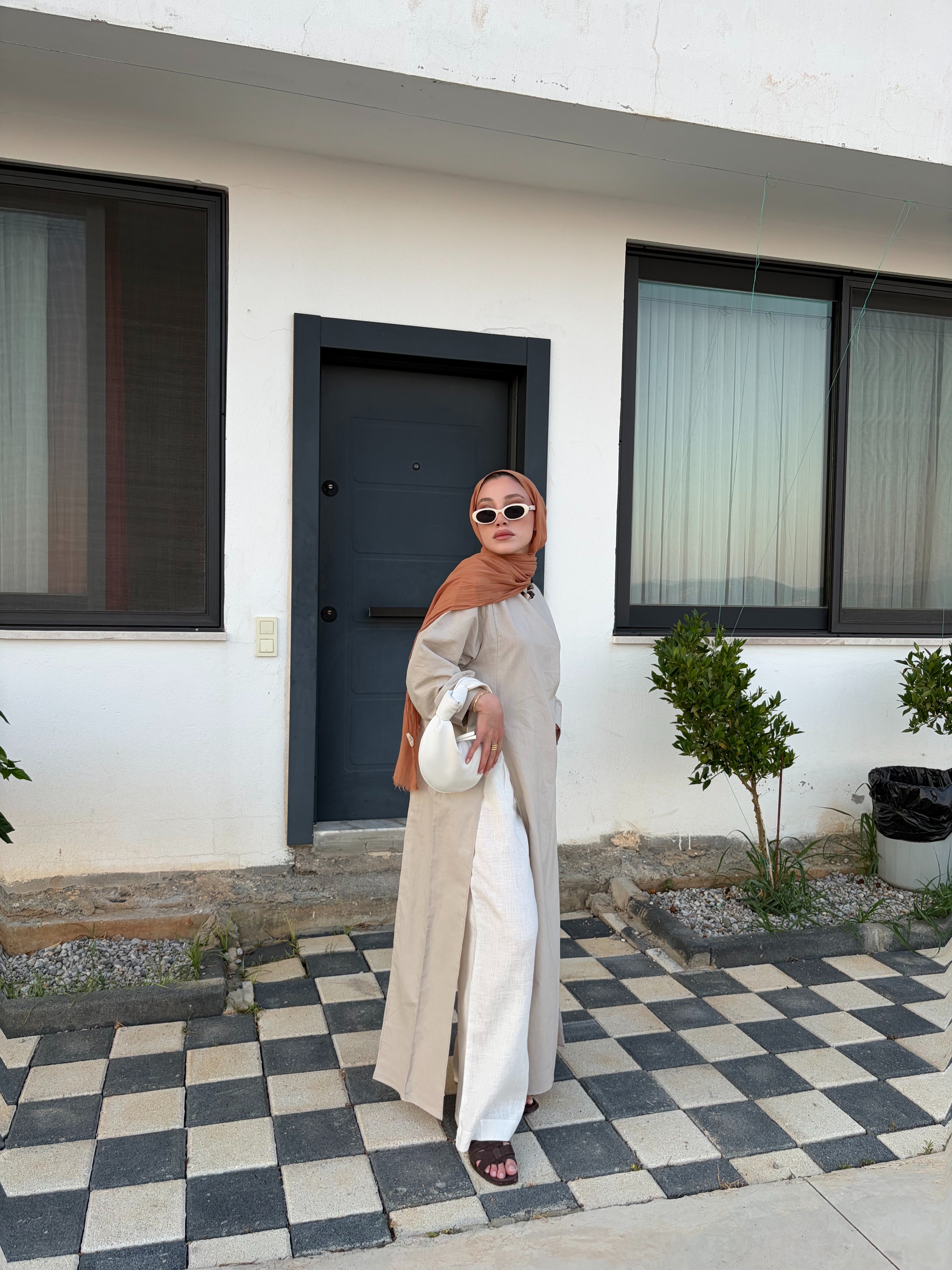 Taş Yırtmaç Detaylı Krep Bluz